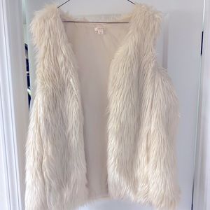 Faux fur vest with side pockets